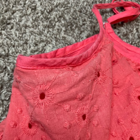 Lsenboye Eyelet Zipper Front Flowy Tank Top - Picture 7 of 13